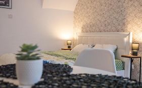 Melion Historical Center Apartment